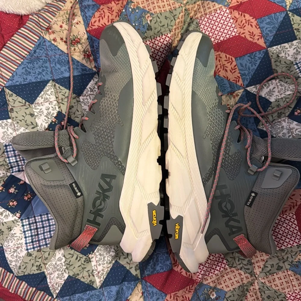 Hoka One One Men's Grey and Pink Hiking Boots